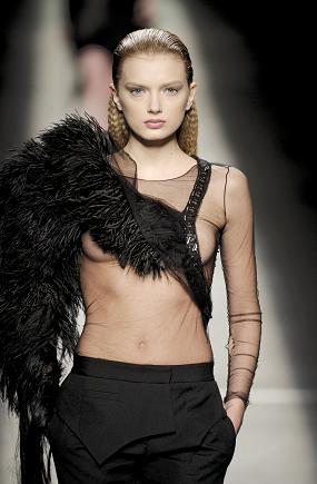 [A+Catwalk+8+trends+2009+Tough+-+Givenchy.jpg]