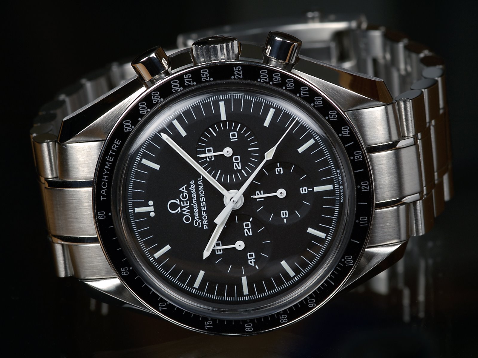 [OMEGA-Speedmaster-Professional-Front.jpg]