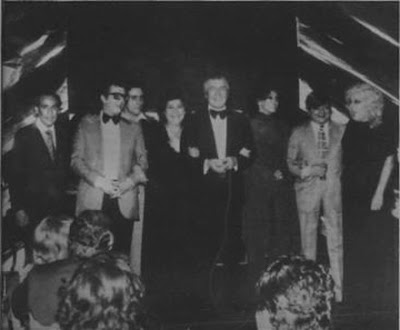 De izq. a der. El cantor oriental Carlitos Montenegro, Paquíto Berón, Rosa Berón, Raúl Berón, Ruth Durante, Paco Jaumandreu y Elba Berón(En la casa de Hermanas Berón en 1977)