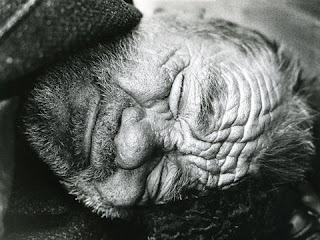 wrinkle-faced old man