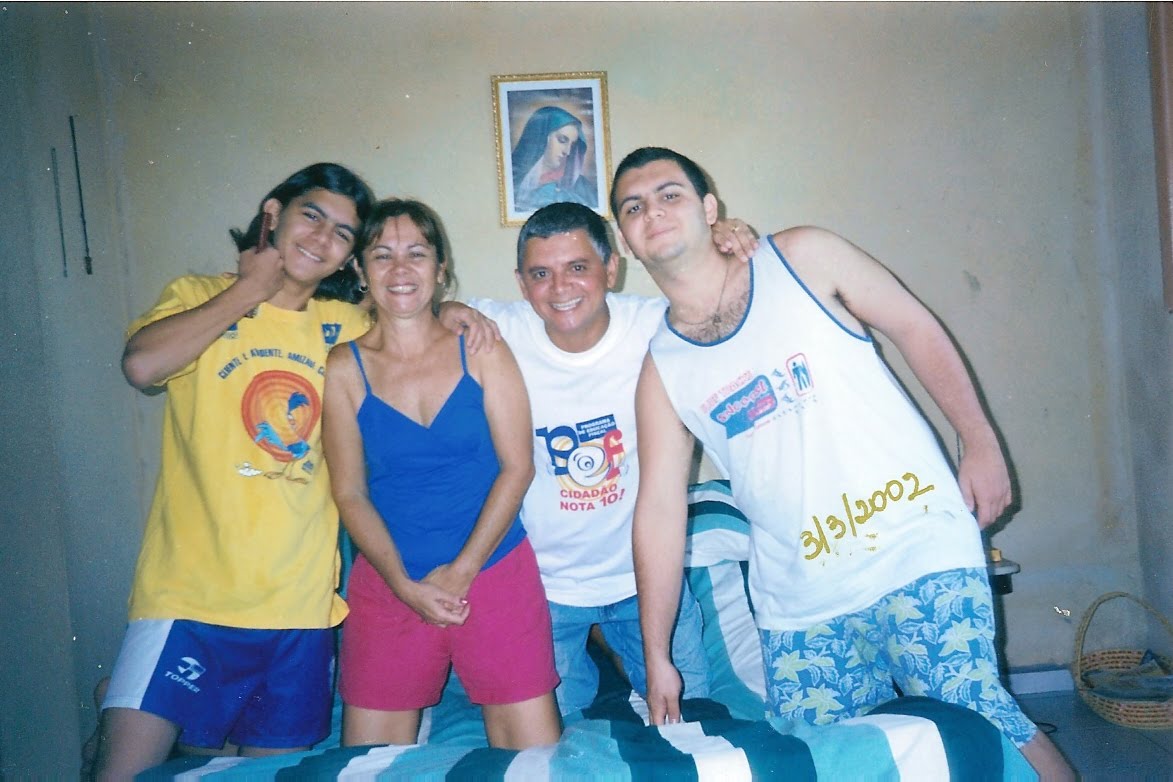 [Familaa.jpg]