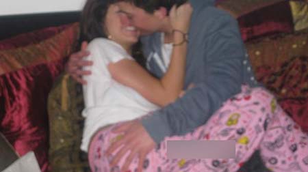 [Miley%20Cyrus%20kissing%20old%20boyfriend%20Thomas%20Sturges2.jpg]