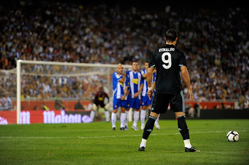 ronaldo vs messi 2011. lionel messi vs ronaldo.