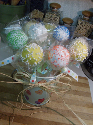Cake Pops . . . Valentine Bouquets Cake Pops . . . Valentine Bouquets