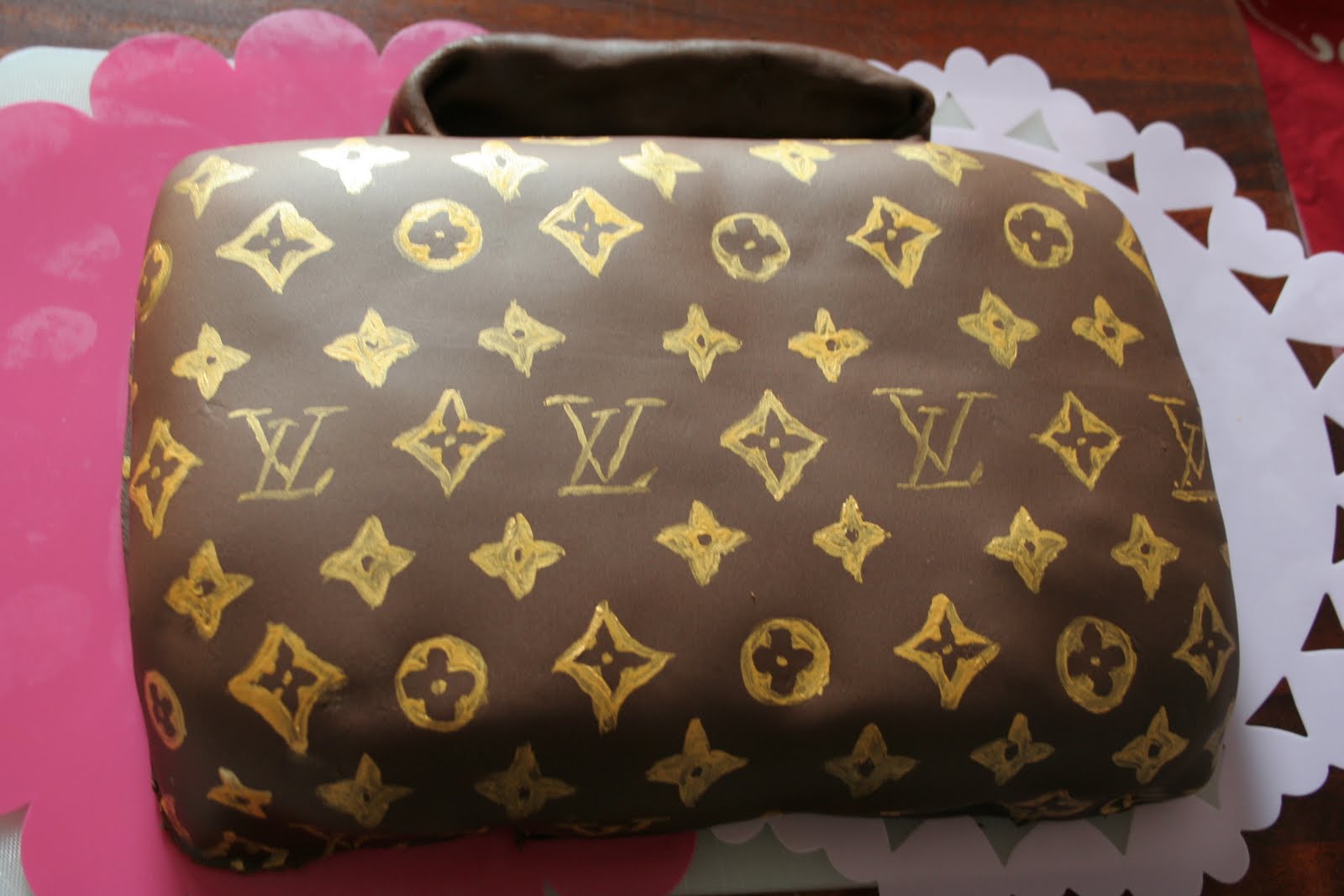 En shopaholics bekännelser: Min Louis Vuitton-tårta!