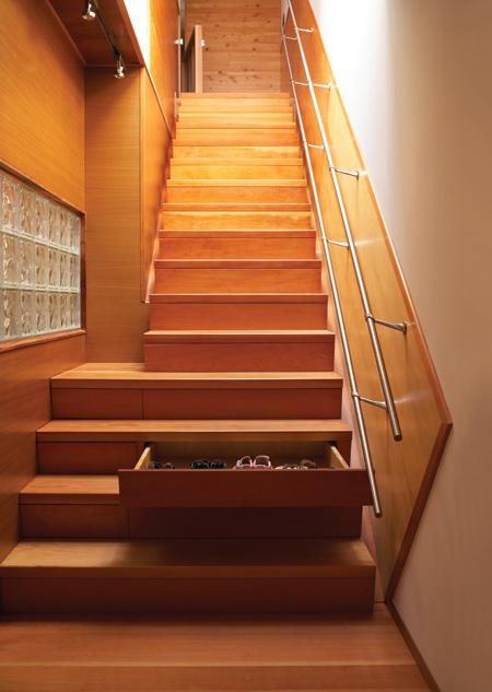 WashOneFourThree: DRAWERS STAIRS AND DRAWER STAIRS