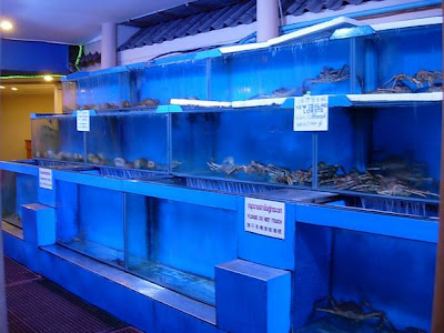 Aum And Tony In Hong Kong Ho S Kitchen Chinese Restaurant Bangkok