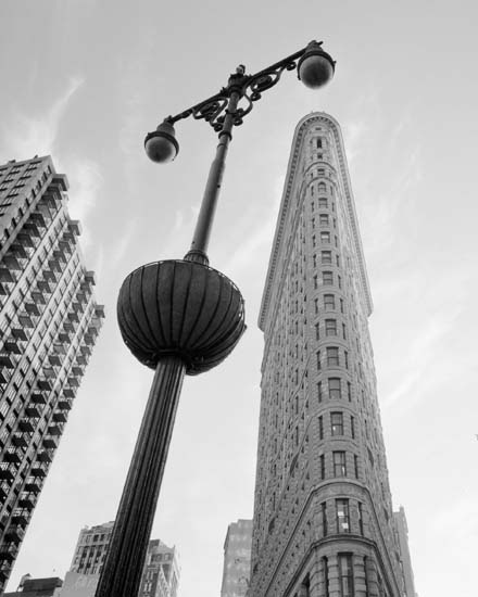 [new-york-flatiron-street-lights-422905.jpg]