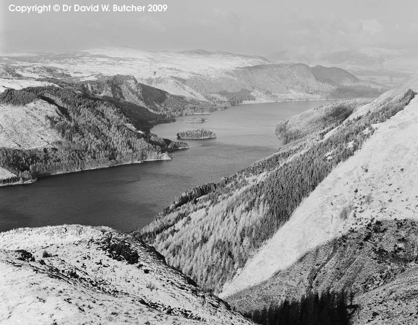 [lakes-thirlmere-helvellyn-flank-042604.jpg]