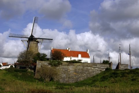 [Holland.jpg]