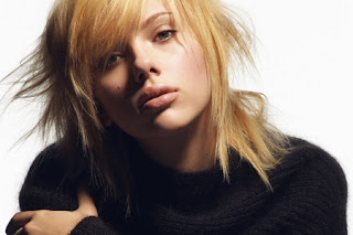 Scarlett Johansson supports Barack Obama