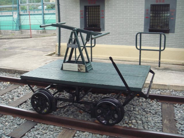 [Tai+Po+trolley.JPG]