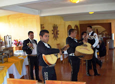 COMIENDO CON MARIACHIS MÉXICO 2