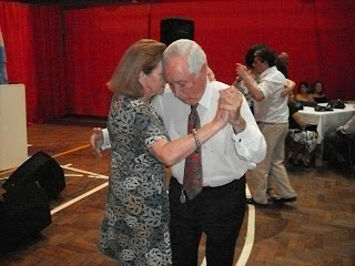http://4.bp.blogspot.com/_g5G5qnbfIws/TO9ePq96KAI/AAAAAAAAAHE/rvfis6fwi-c/s320/Luis+Sagol.jpg