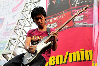 10 Gitaris Paling Berpengaruh Di Indonesia 10 Gitaris Paling Berpengaruh Di Indonesia