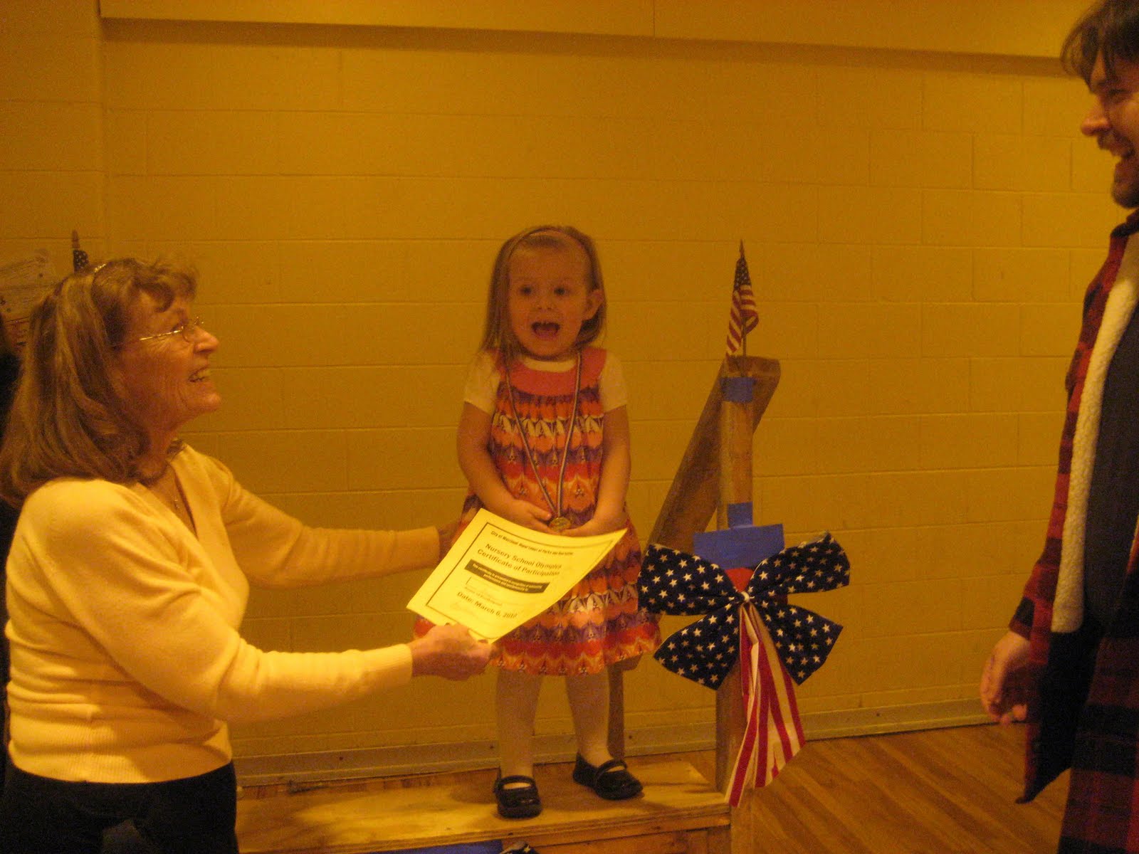 [[2010.03.06]+Maggie+Olympic+Medal+1.JPG]