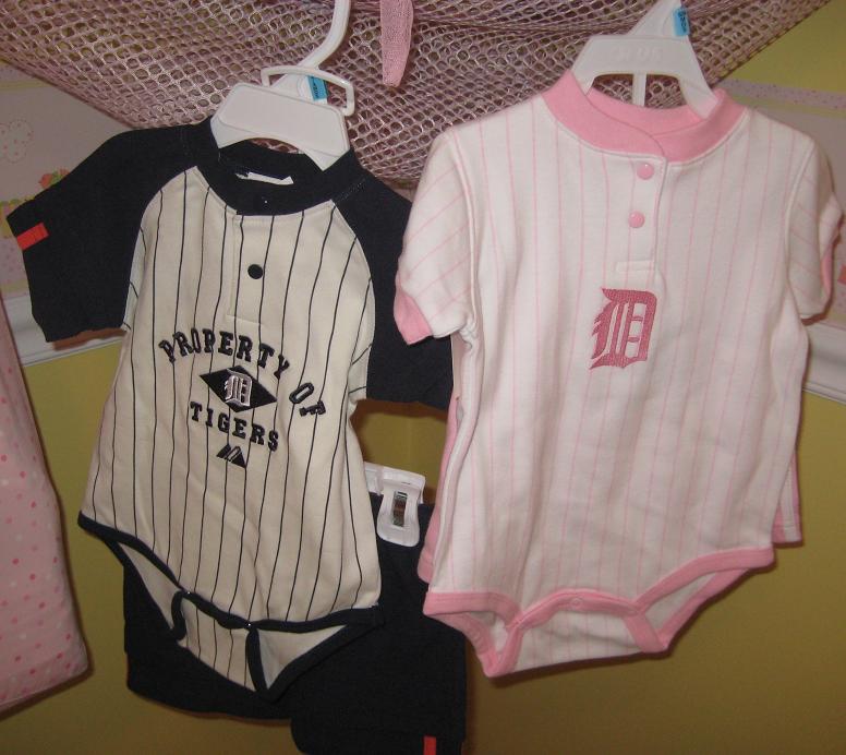 [Onesies+for+Jennifer's+twins.JPG]