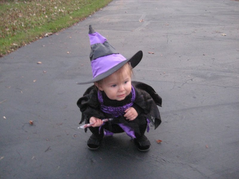 [[2008.10.31]+Halloween+toddler+squat.jpg]