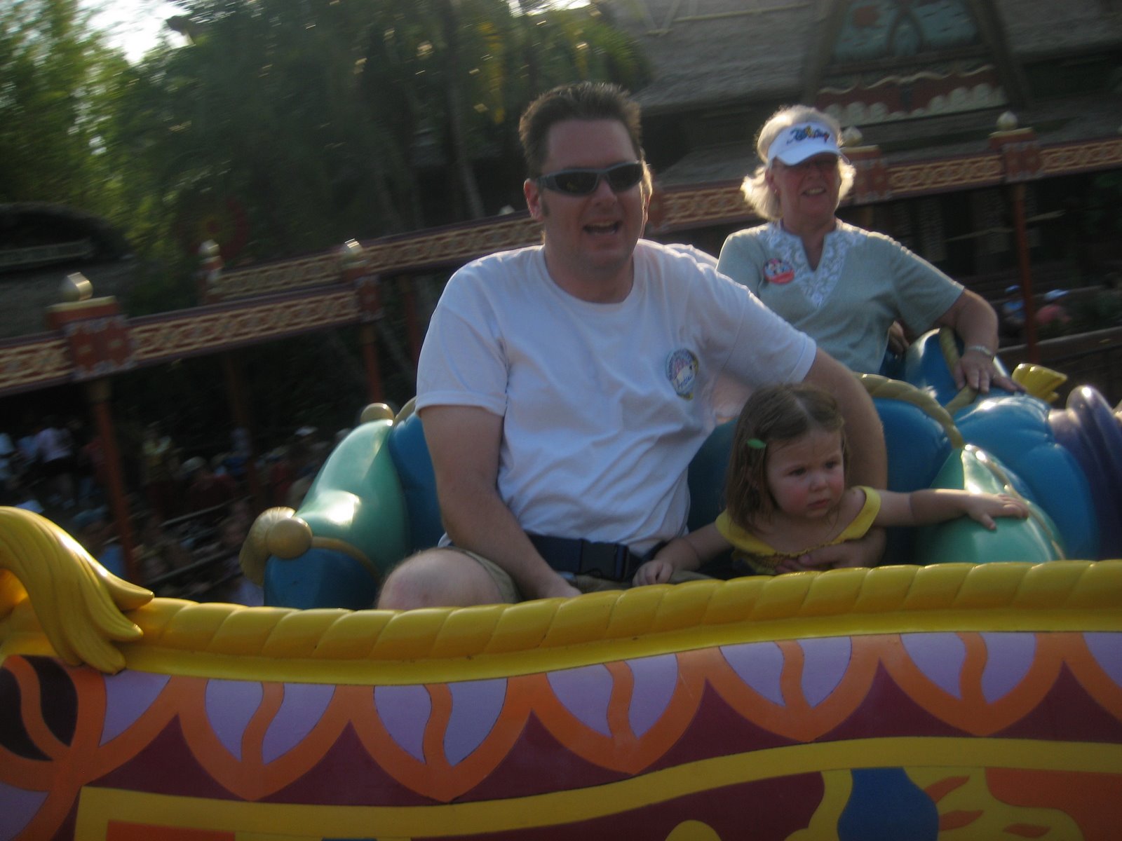 [[2009.06.12]+riding+Aladdin's+carpet+2.JPG]