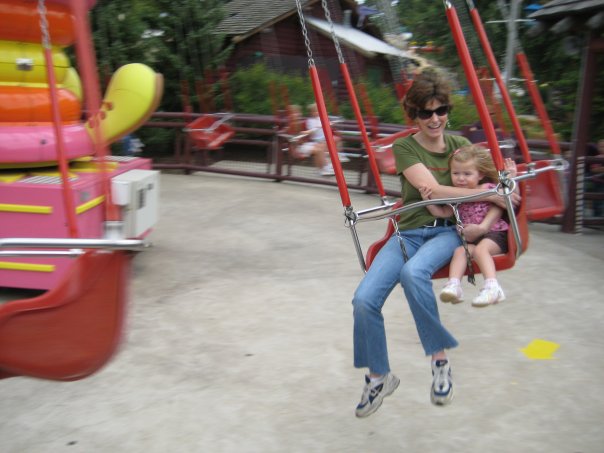 [[2009.09.20]+Maggie+and+mom+on+the+swing.jpg]