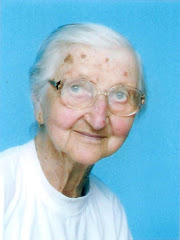ADELE UBER em foto de 2005, aos 91 anos.