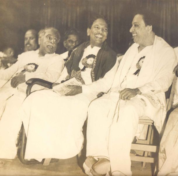 http://4.bp.blogspot.com/_g9OBy09avmo/S-v43byBYzI/AAAAAAAAC_8/l8bfFC8ZsgQ/s1600/annadurai_mgr_karunanidhi.jpg