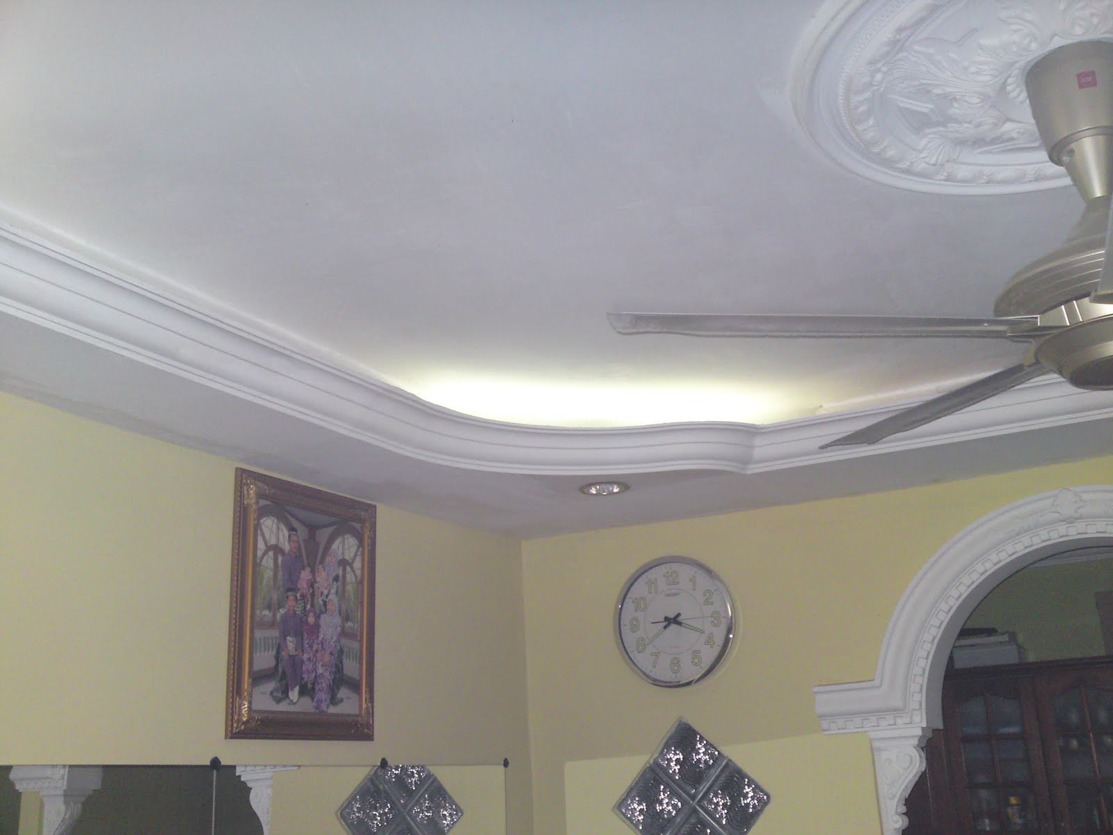 Floor to ceiling kitchen cabinets LBox Plaster Ceiling
