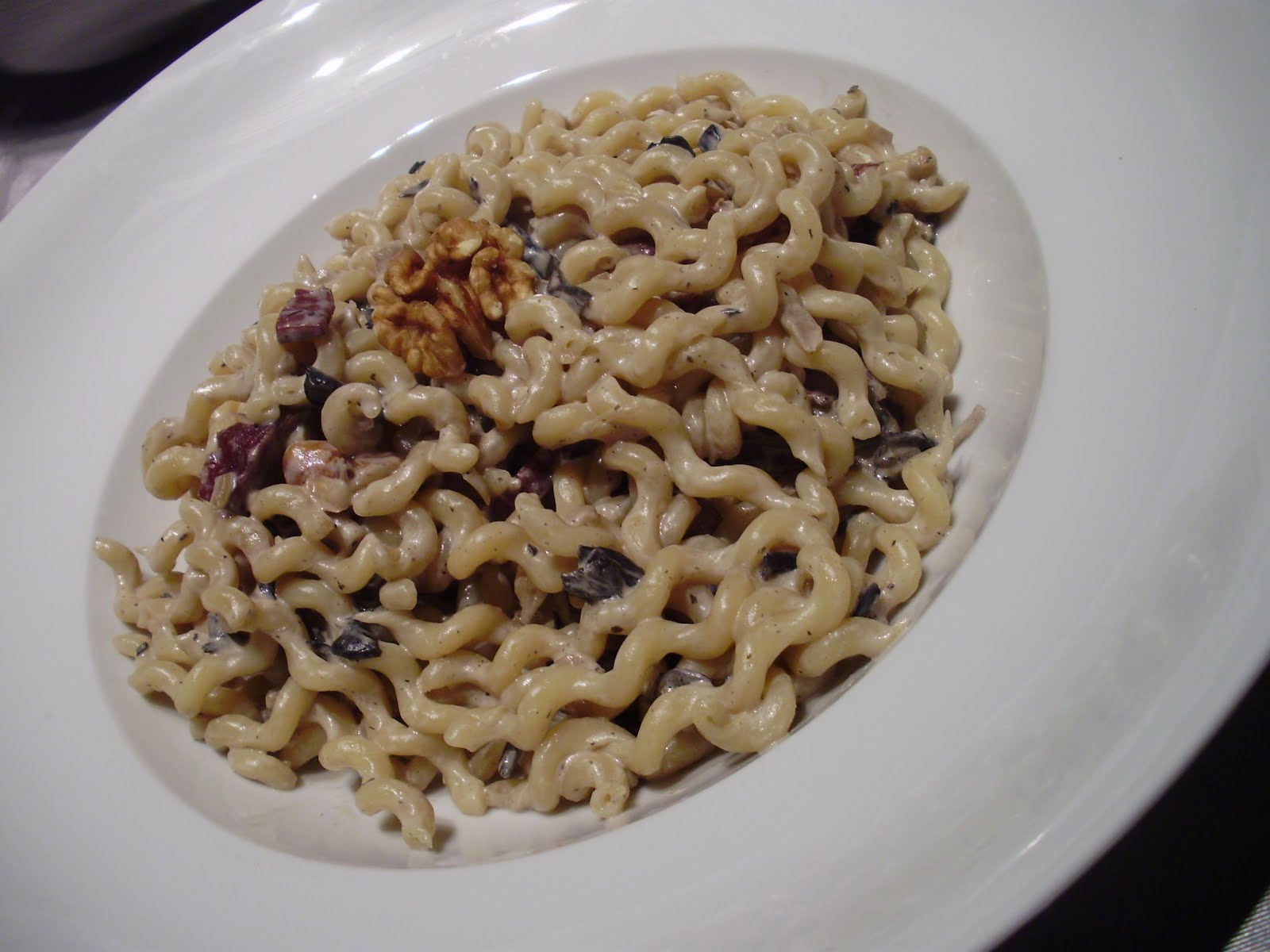 PLAERS DE BOCA PASTA AMB TROMPETES DE LA MORT I PERNIL SALAT