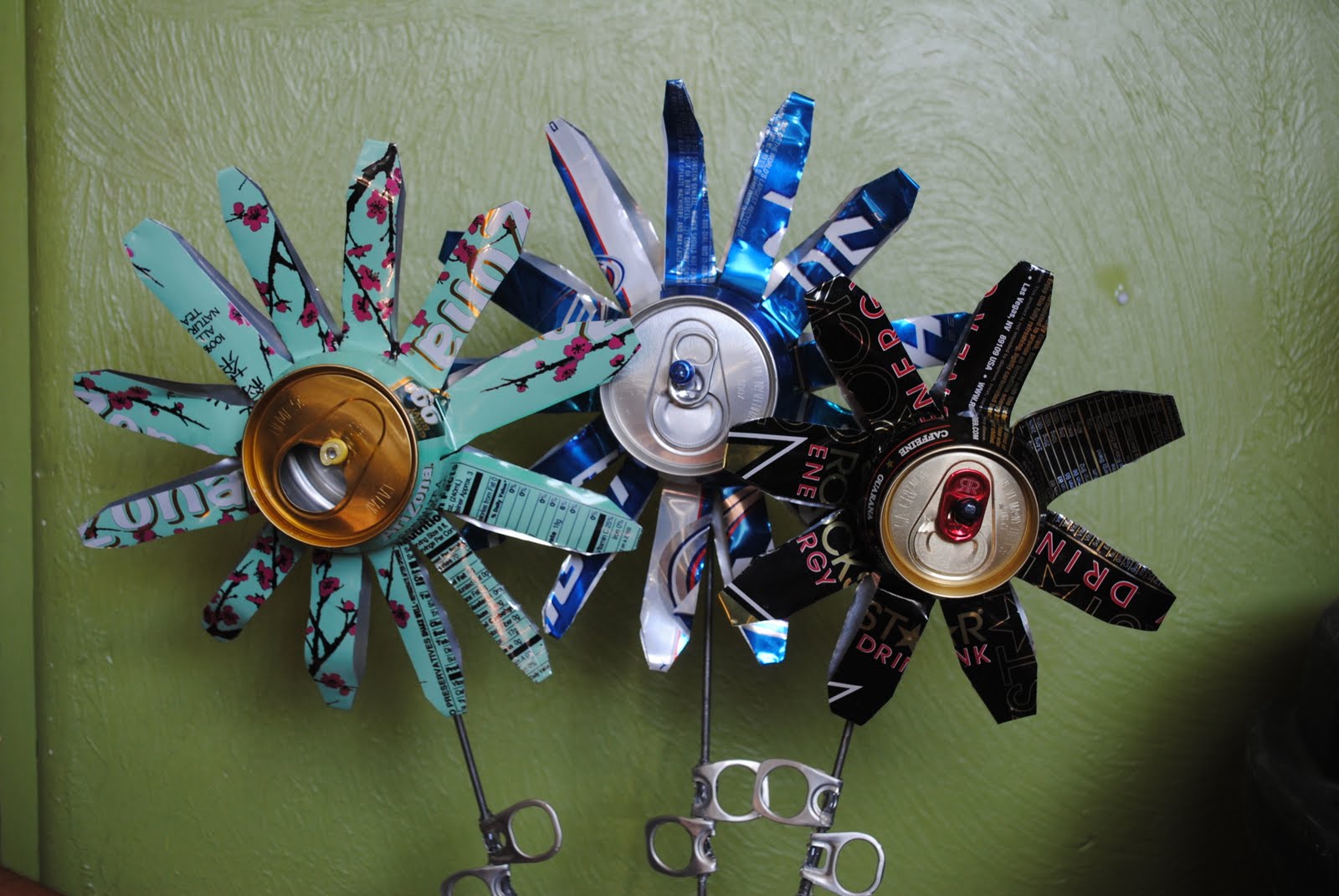 Trash to Treasure My aluminum Can Flowers!