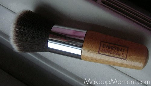Product Rave: Everyday Minerals Flat Top Brush!