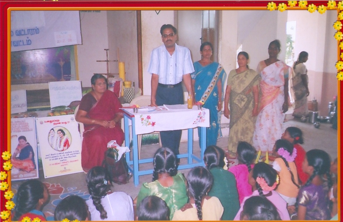 Dr.Senthil Kumar Addressing Adolessent Counseling Camp conducted by SSA