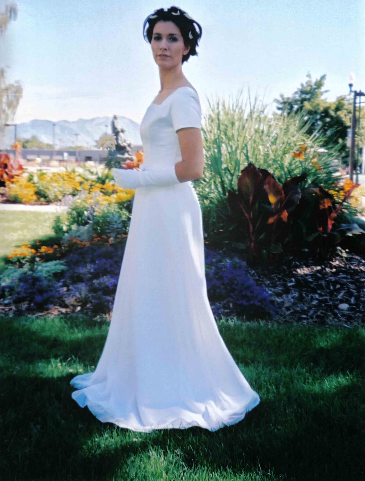 [Madeleine's+bridals_2001_park+with+sky+and+flowers_full+body+copy.jpg]