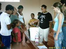 Comunidade do Córrego São João faz curso para preparar sabão, detergente e desinfetante