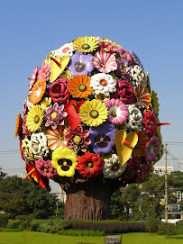 Flower arrangement sculpture