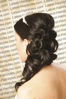 Elegant Side Ponytail Wedding Hairstyle For Women