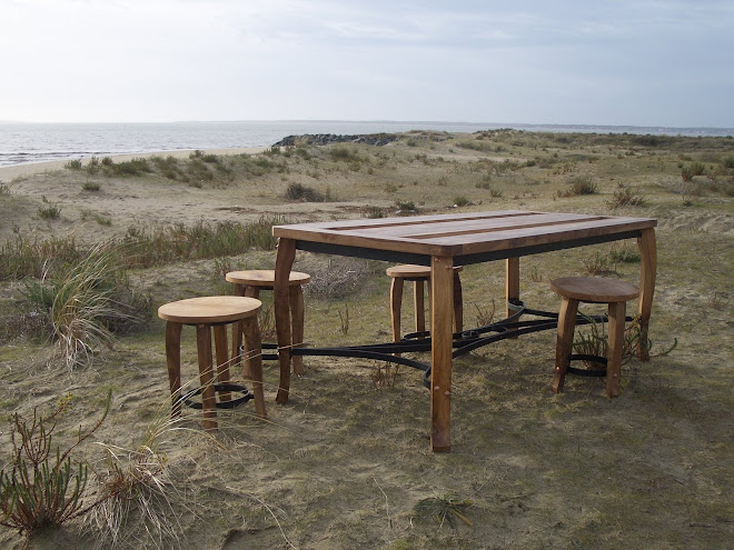 Table en orme avec ferrures forgées