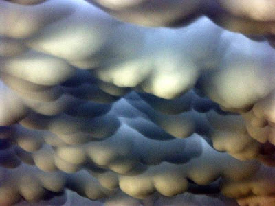 Những đám mây kỳ lạ Mammatus+Clouds+1