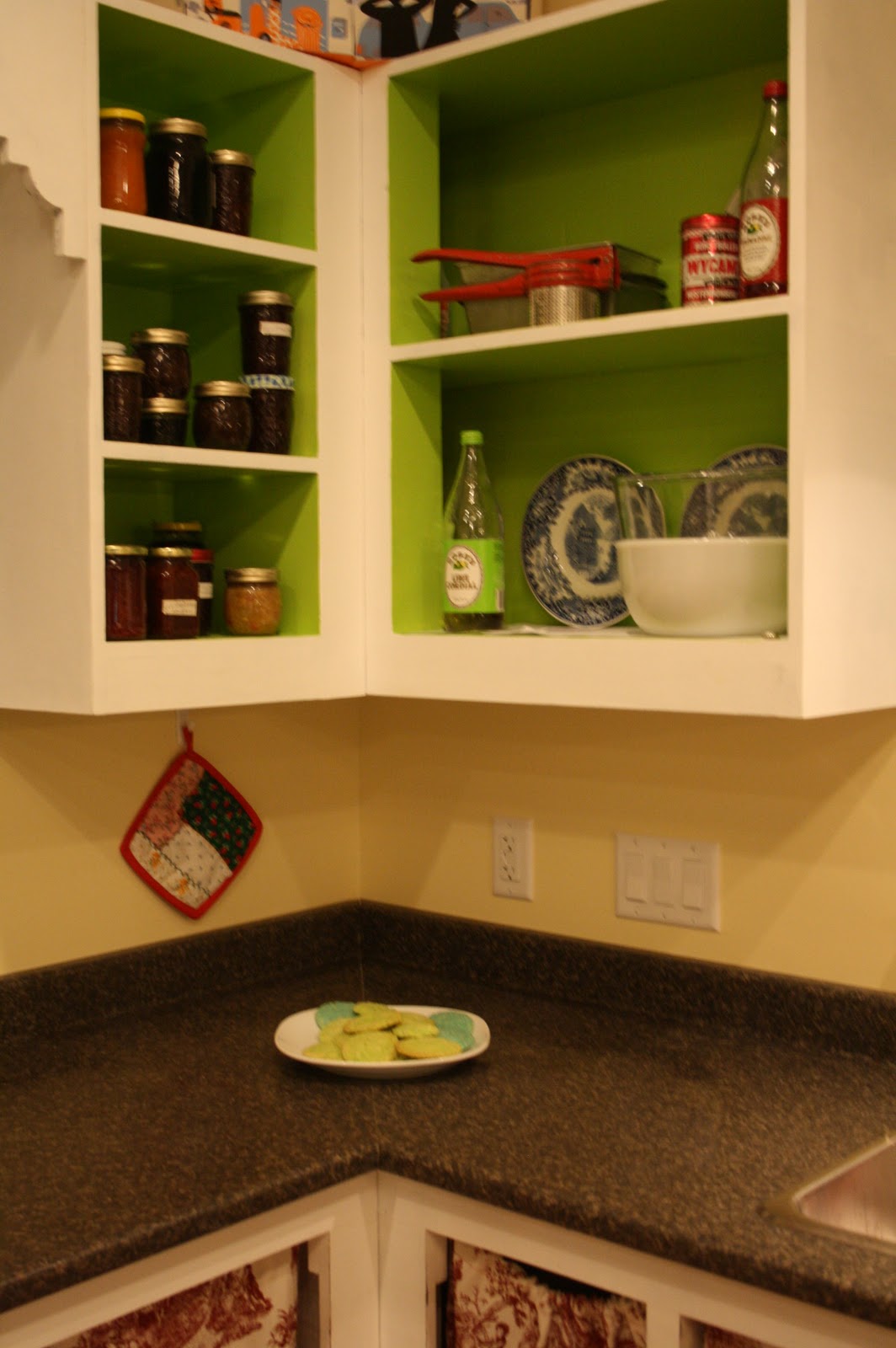 Painted cabinets kitchen Homemade Kitchen Cabinets