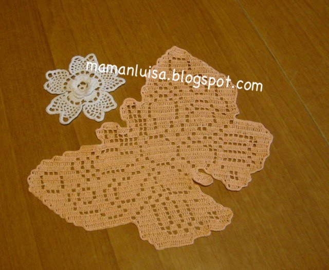 Schema centrino con farfalle