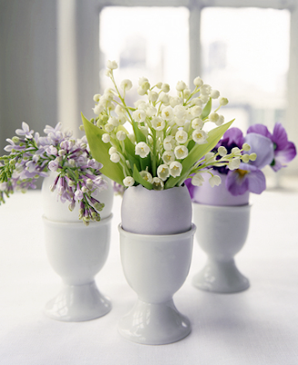 Flower arrangements in eggshells by Martha Stewart Flower arrangements in eggshells by Martha Stewart