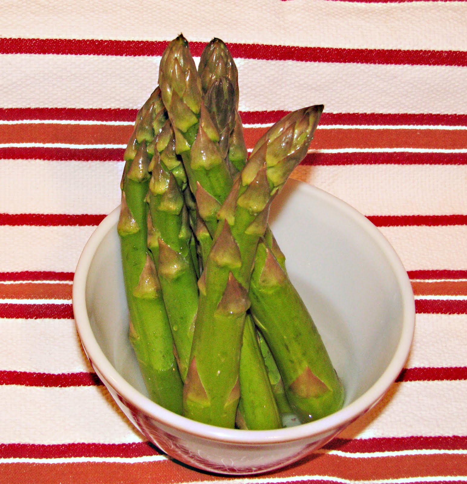 MAD MEAT GENIUS ASPARAGUS FESTIVAL 2010