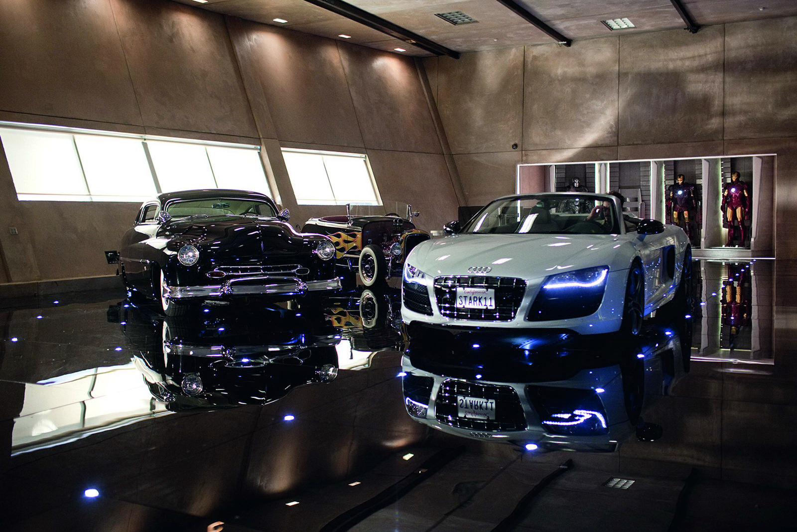 r8 spyder black