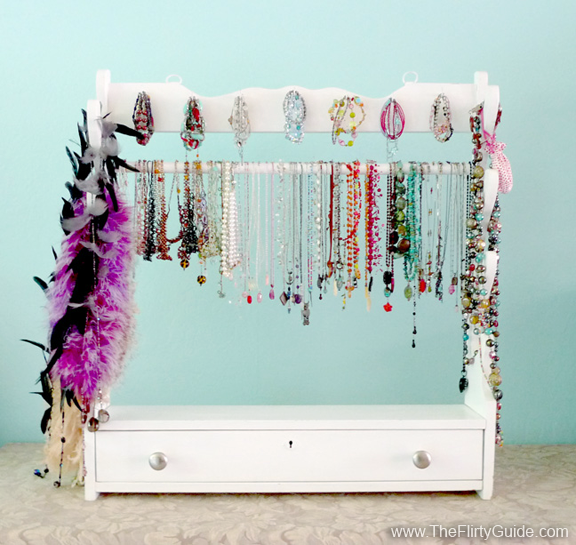 I Found The Place (Formerly The Flirty Blog) DIY Recycled Jewelry Stand