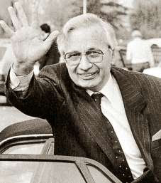 licio gelli gran maestro della loggia massonica p2
