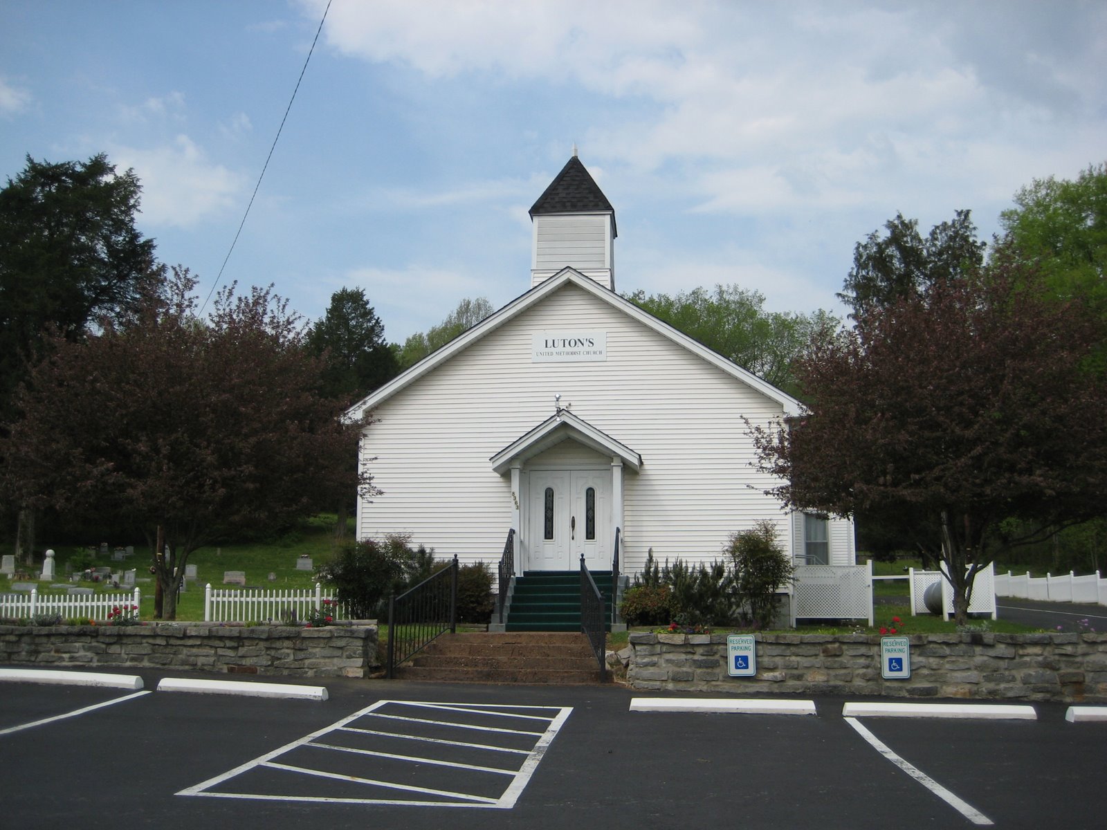 [Luton's+United+Methodist+Church+(2).JPG]