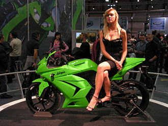 girl on kawasaki ninja
