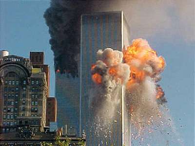 [9-11-plane-crash-twin-towers-new-york-2.jpg]