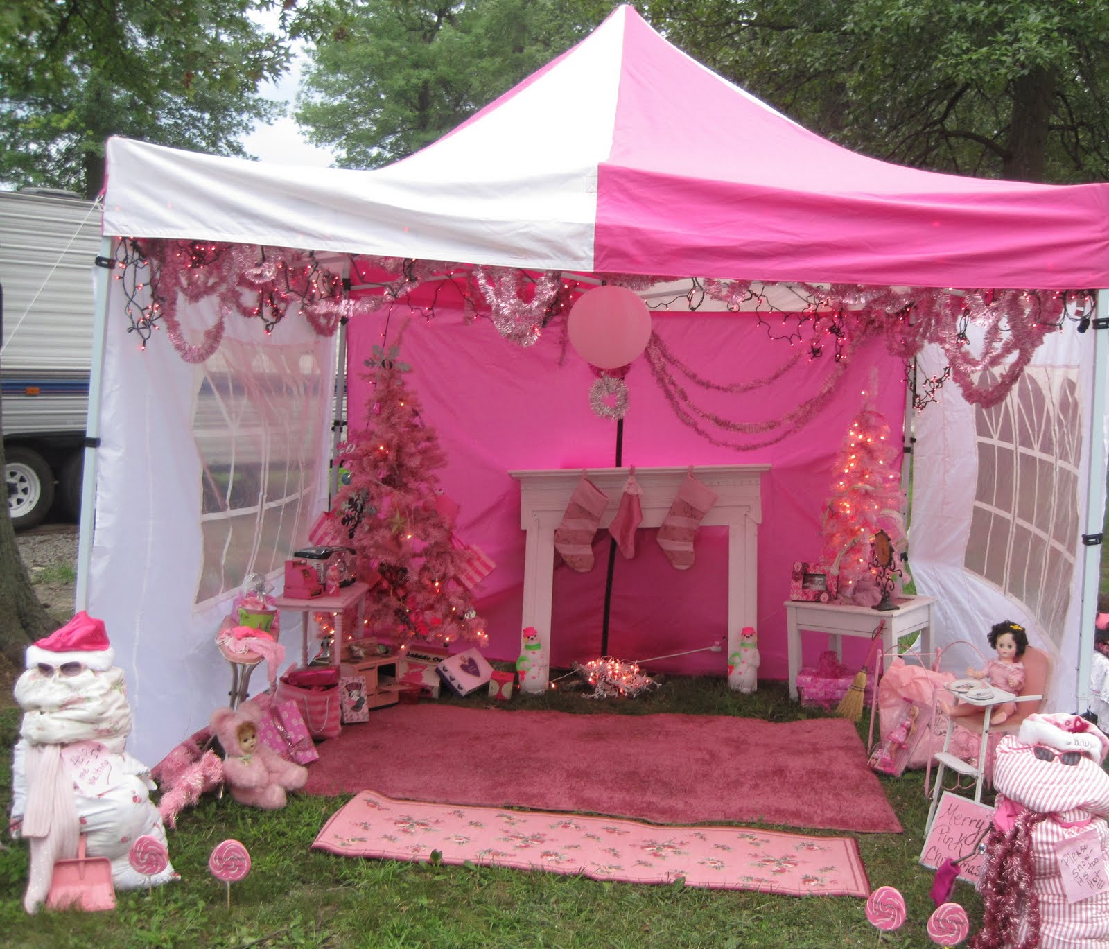 Ella Mae's: Pink Christmas in July