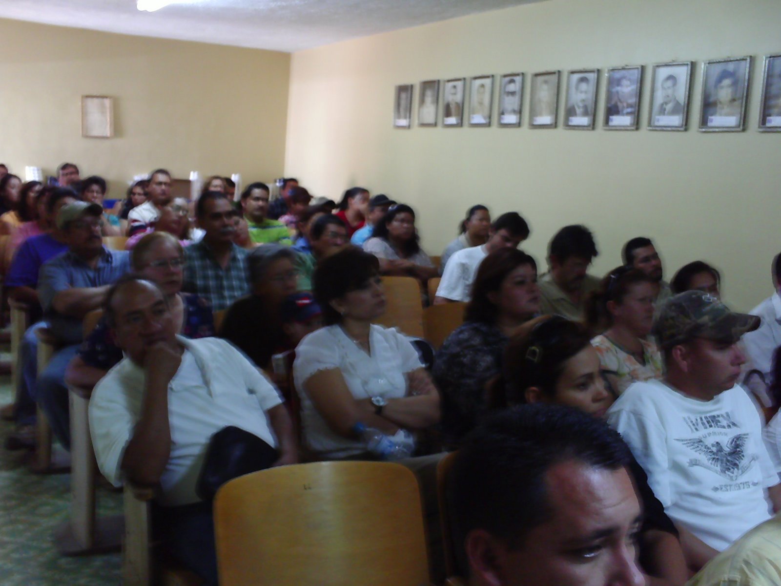 [LLENO++AUDITORIO.JPG]