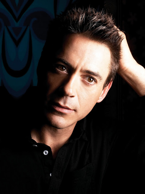 POLOSATIKI Robert Downey Jr. The Futurist (2004)